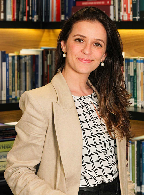 LUIZA FARIAS MARTINS